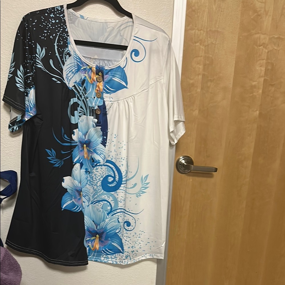 Floral Black and White Women's Top